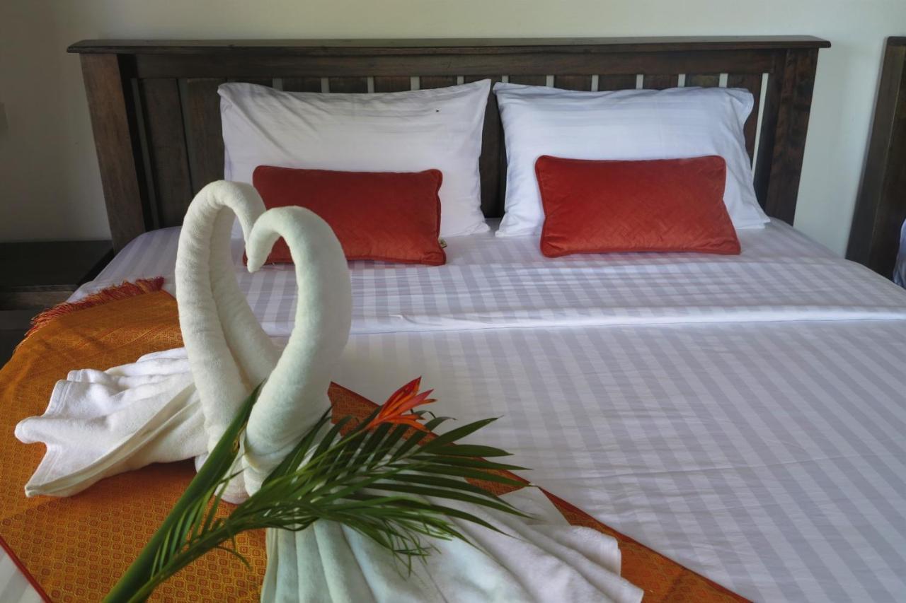 Coral Bay Lodge