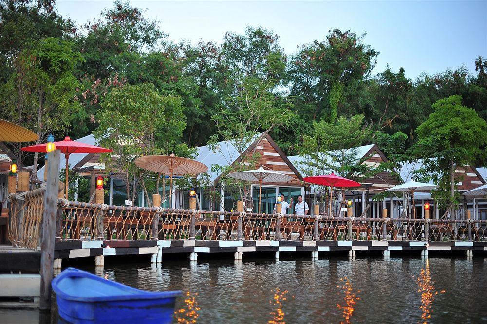 Hotel Buri Tara &