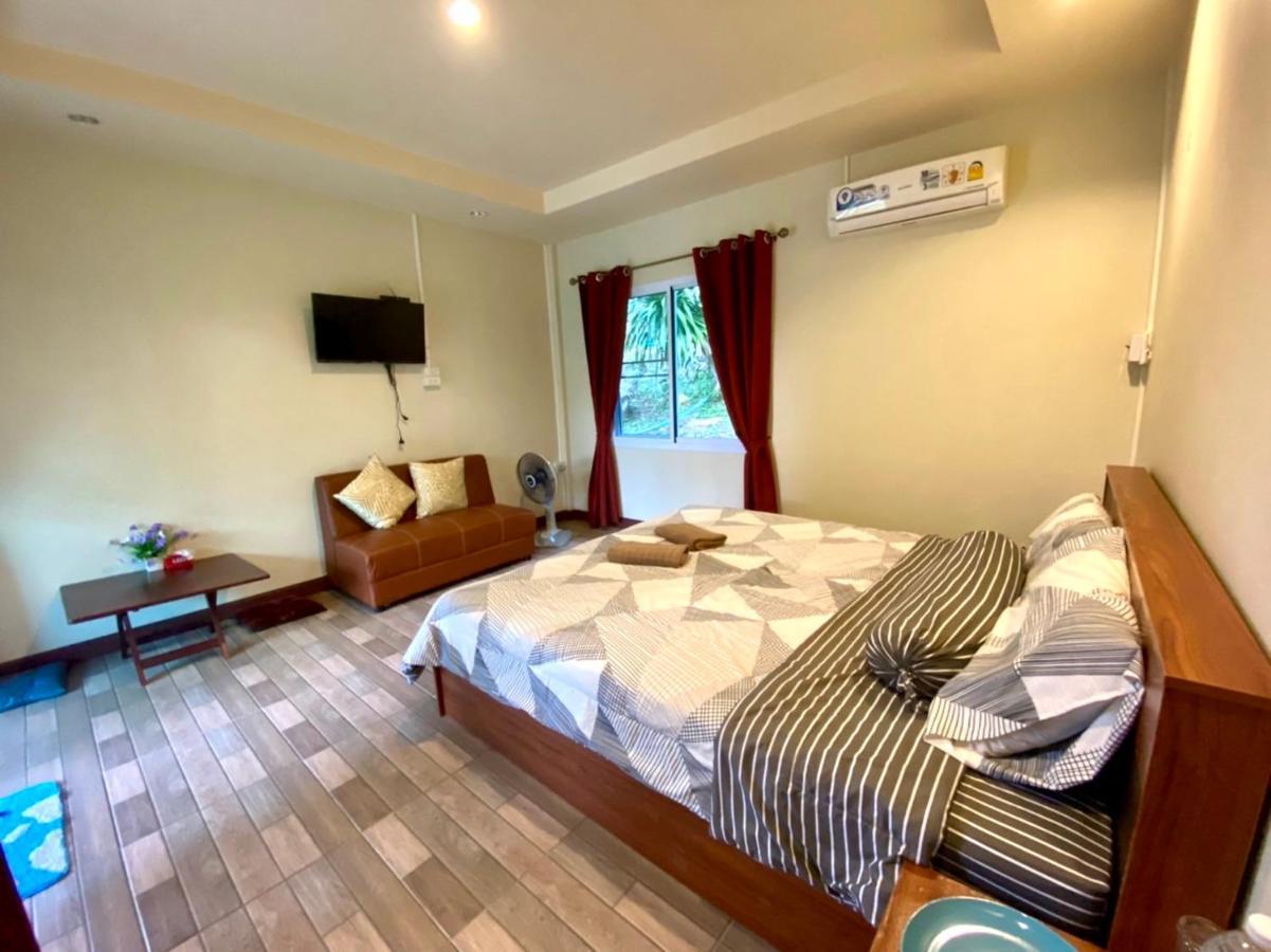Guest house นพรัตน์การ์เด้นฮิลล์ *