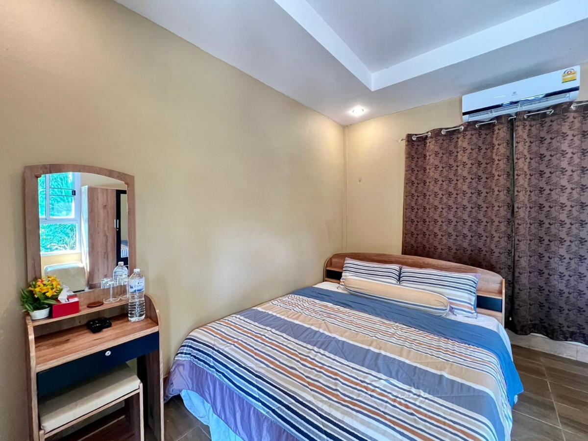 นพรัตน์การ์เด้นฮิลล์ Guest house *