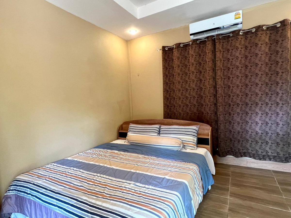นพรัตน์การ์เด้นฮิลล์ Guest house *