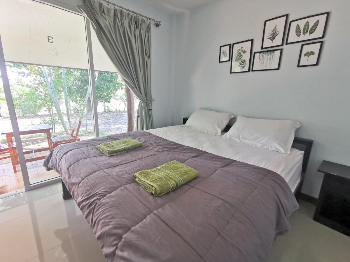 Plook-ngern ปลูกเงินรีสอร์ท Resort Nong Bun Mak