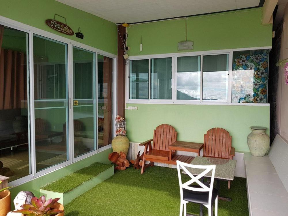Mhork Buri Resort 2*
