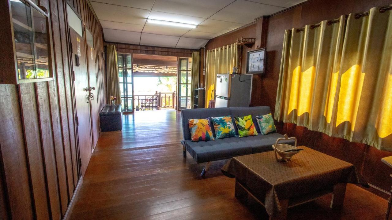 Guest house Seesea Thai Wooden House On Beachfront