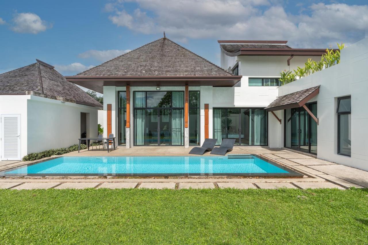 Bangtao Laguna Villa: Poolside Luxury With Smart Tv Praia de Bang Tao