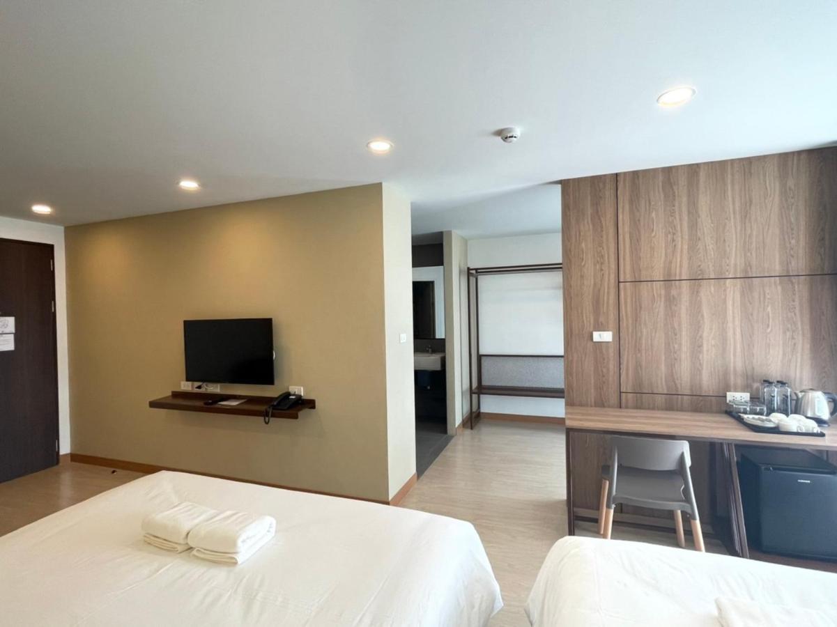 Hotel The 3*