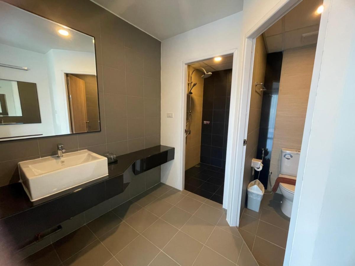 Hotel The 3*