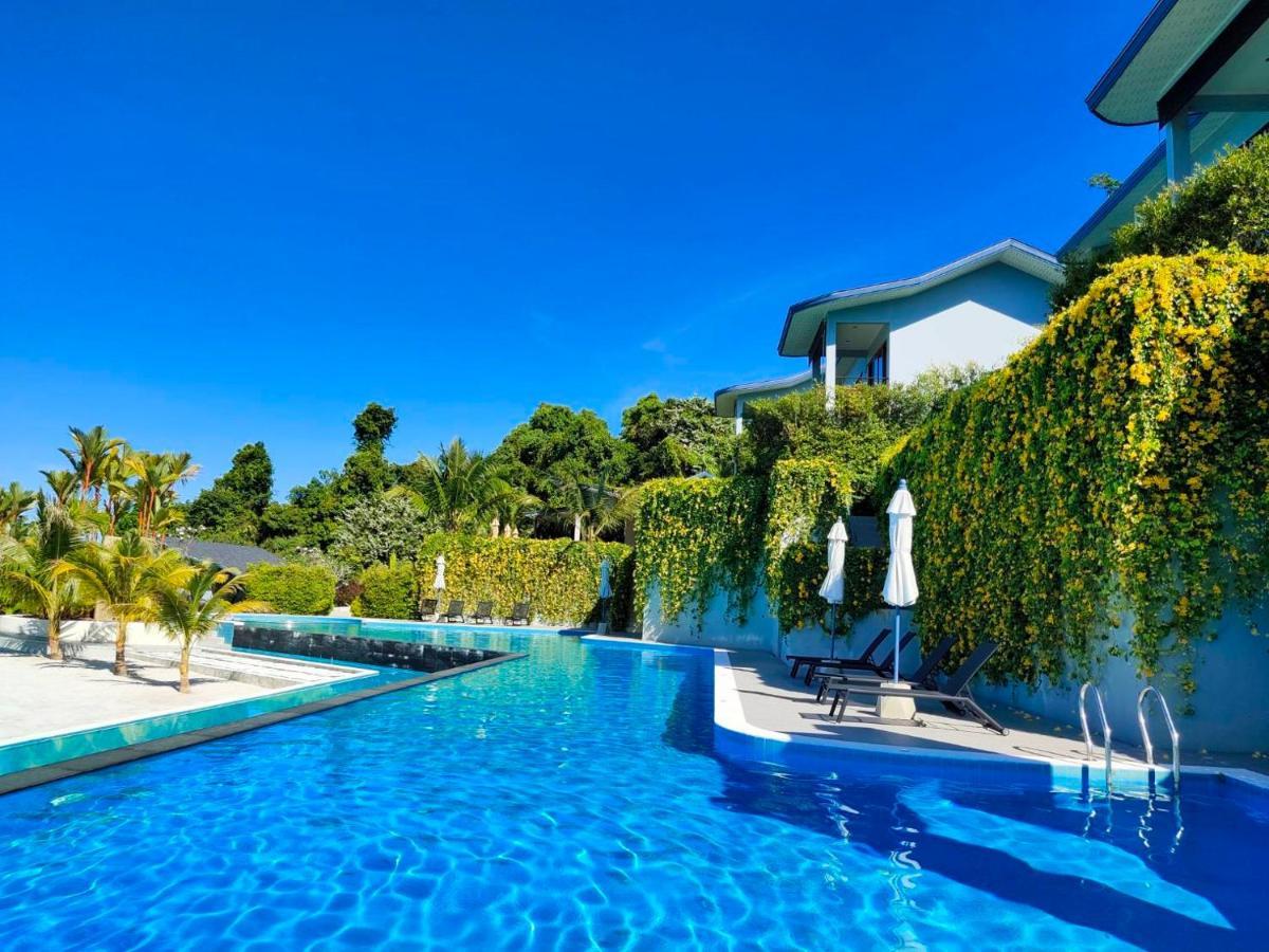 Khaolak Blue Sky *