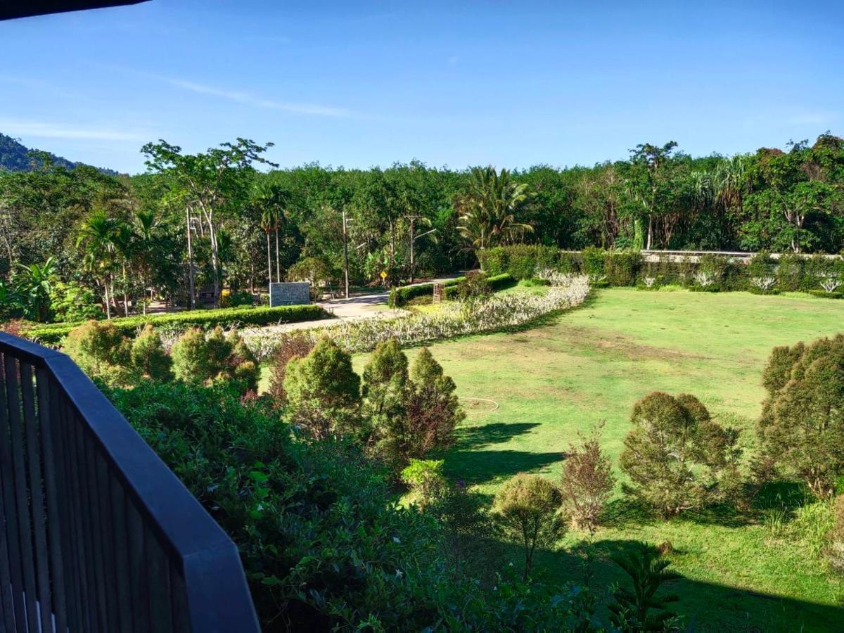 Khaolak Blue Sky