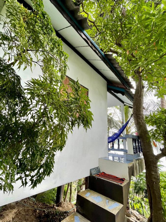 Secret Place And Restaurant Hotel