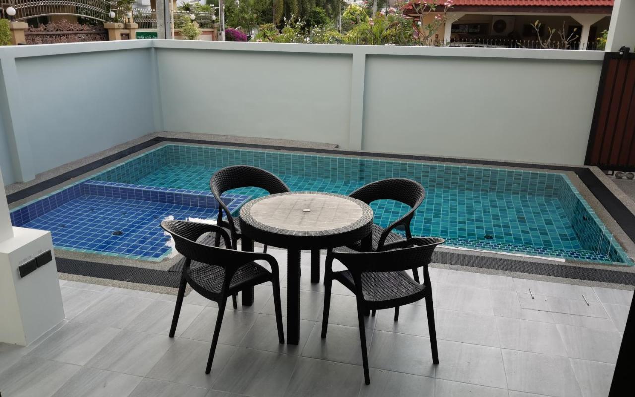 Seaside Serenity: Adults-only With Private Pool *
