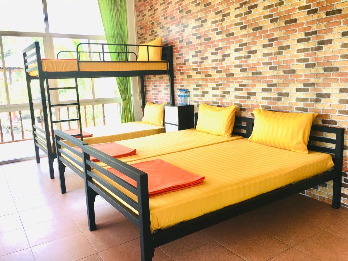 Saeng Tai Amphawa Samut Songkhram