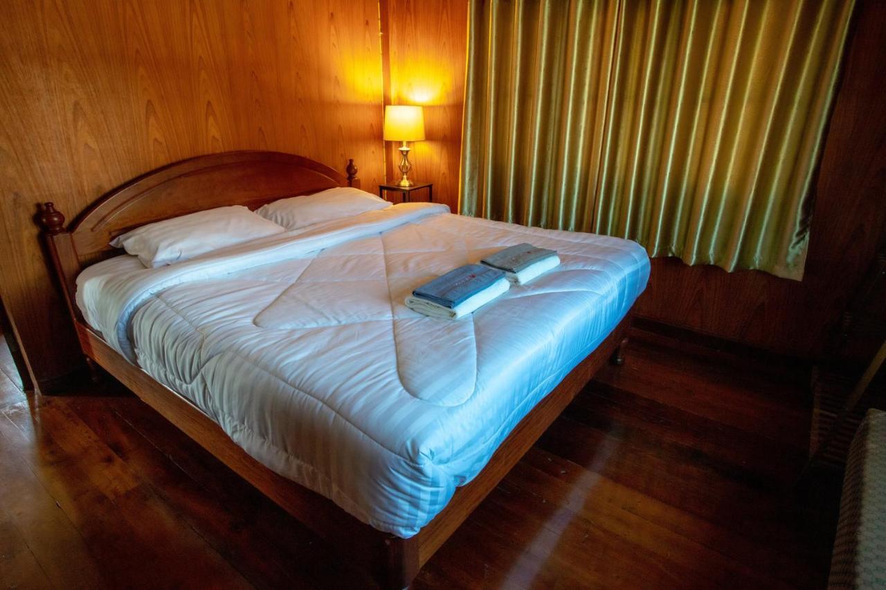Seesea Thai Wooden House On Beachfront Guest house Prachuap Khiri Khan