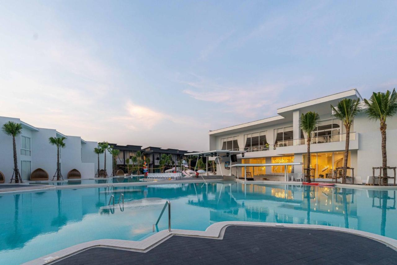 The Gems Mining Pool Pattaya Hotel Nong Prue