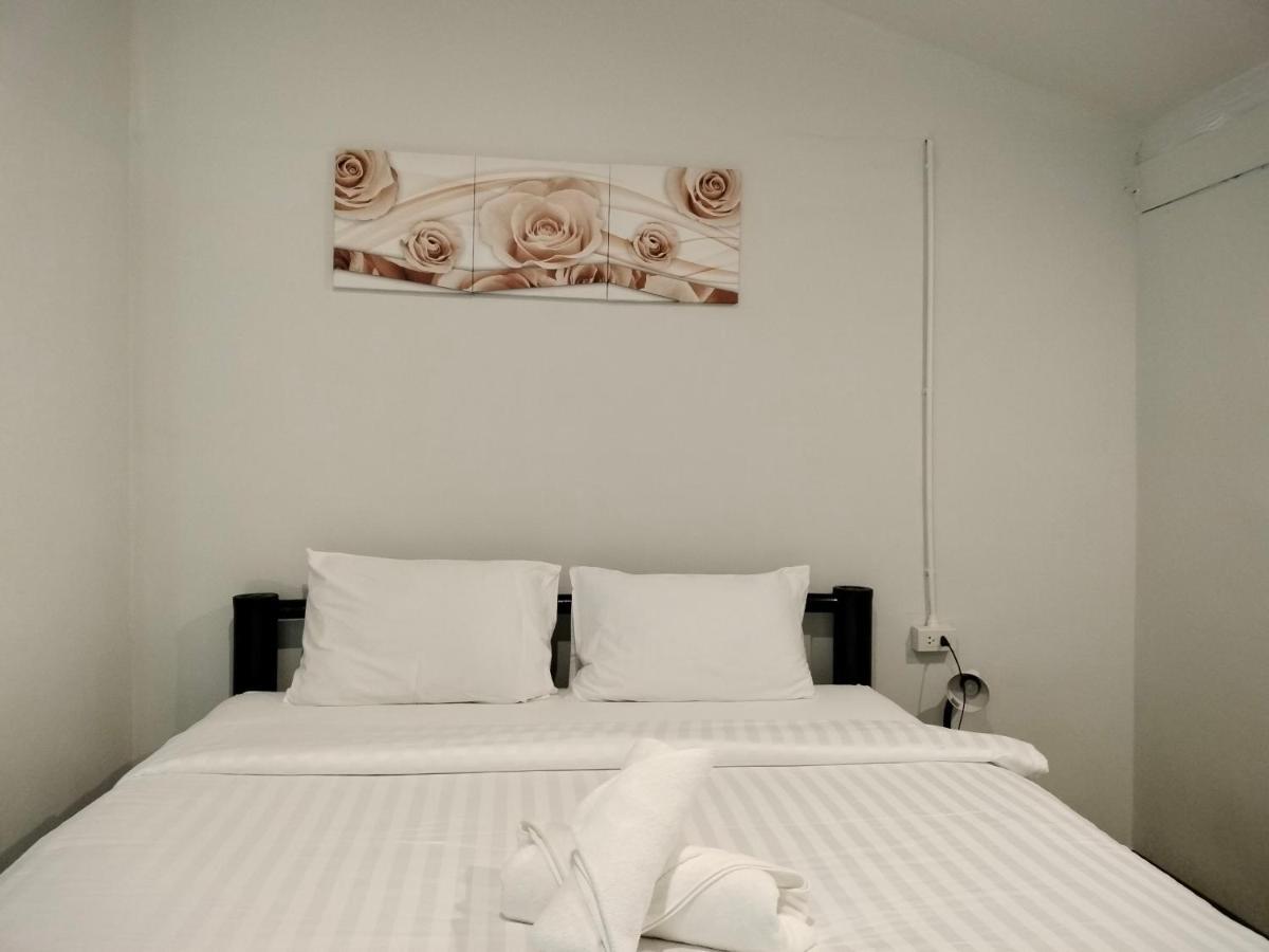 Namthip Homebeach Lodge *