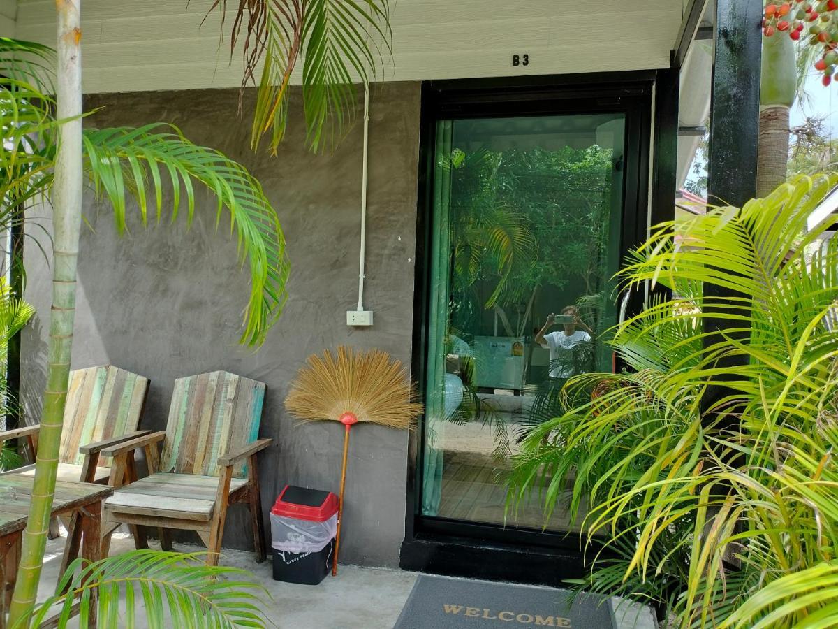 Namthip Homebeach Lodge *