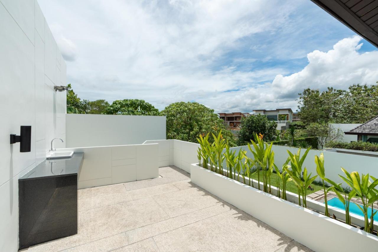 Bangtao Laguna Villa: Poolside Luxury With Smart Tv Pousada *