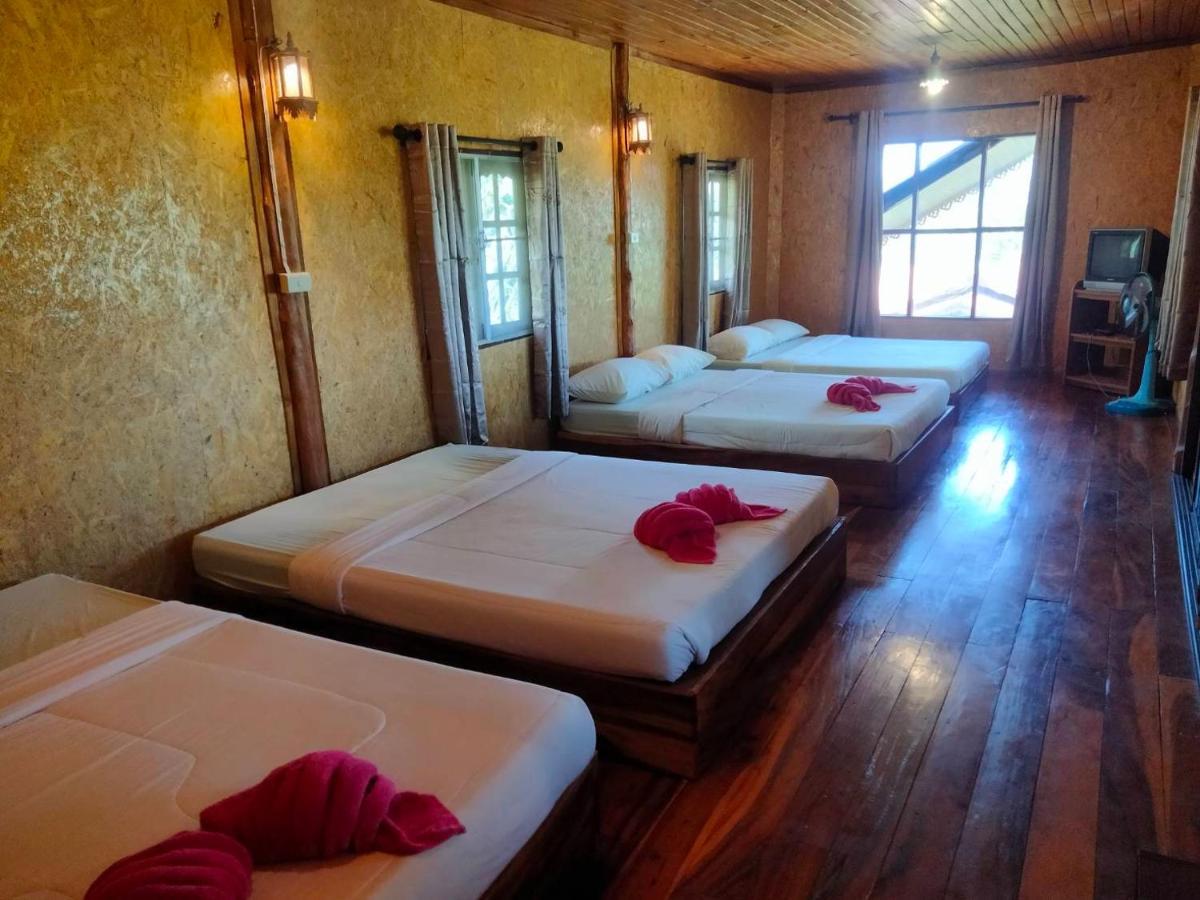 Guest house บ้านสวนศรเพชร Phetchabun