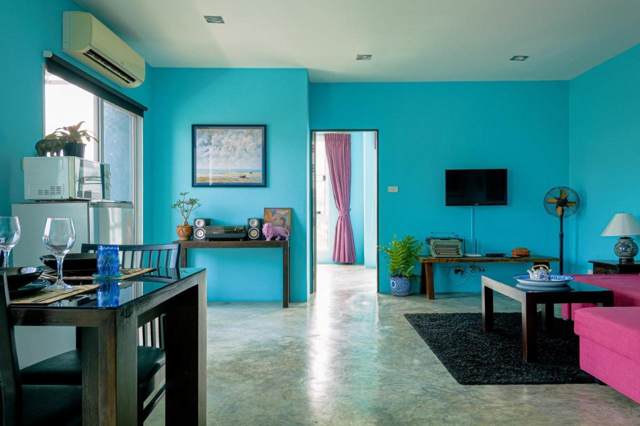 Suthep Art Curated By Local Artists Apartment Chiang Mai