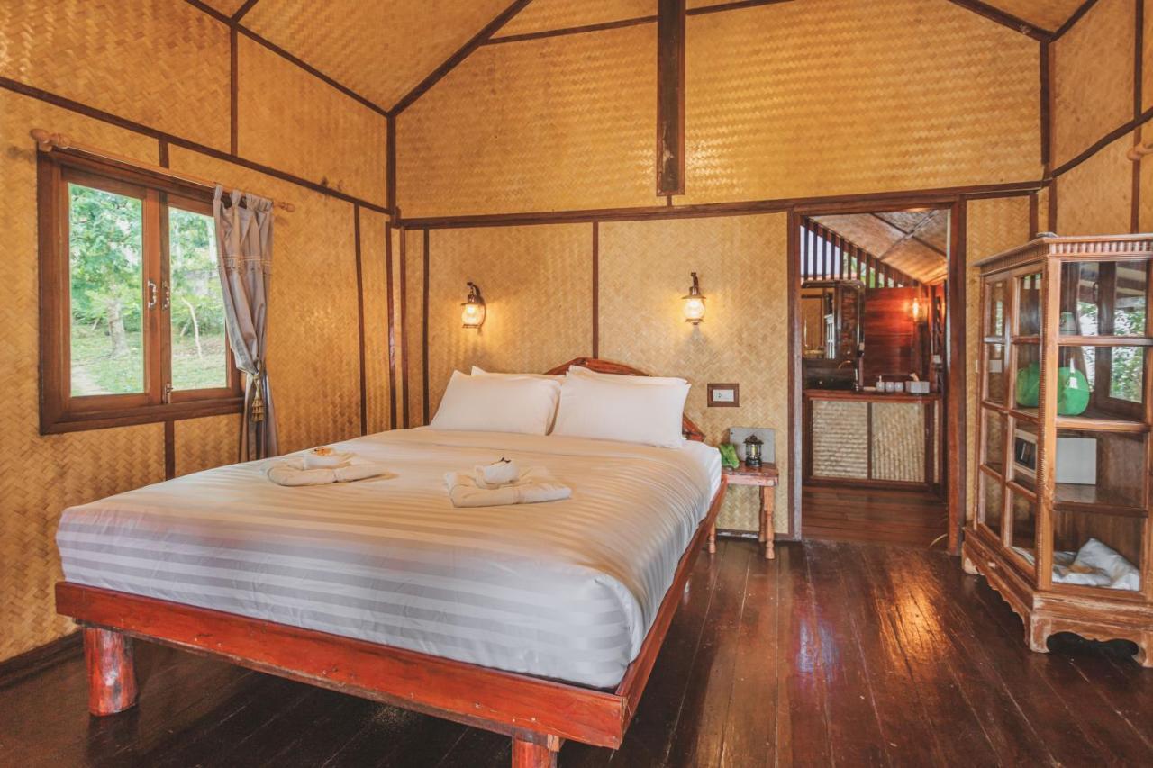 Banyan Bay Villas Homestay Koh Jum