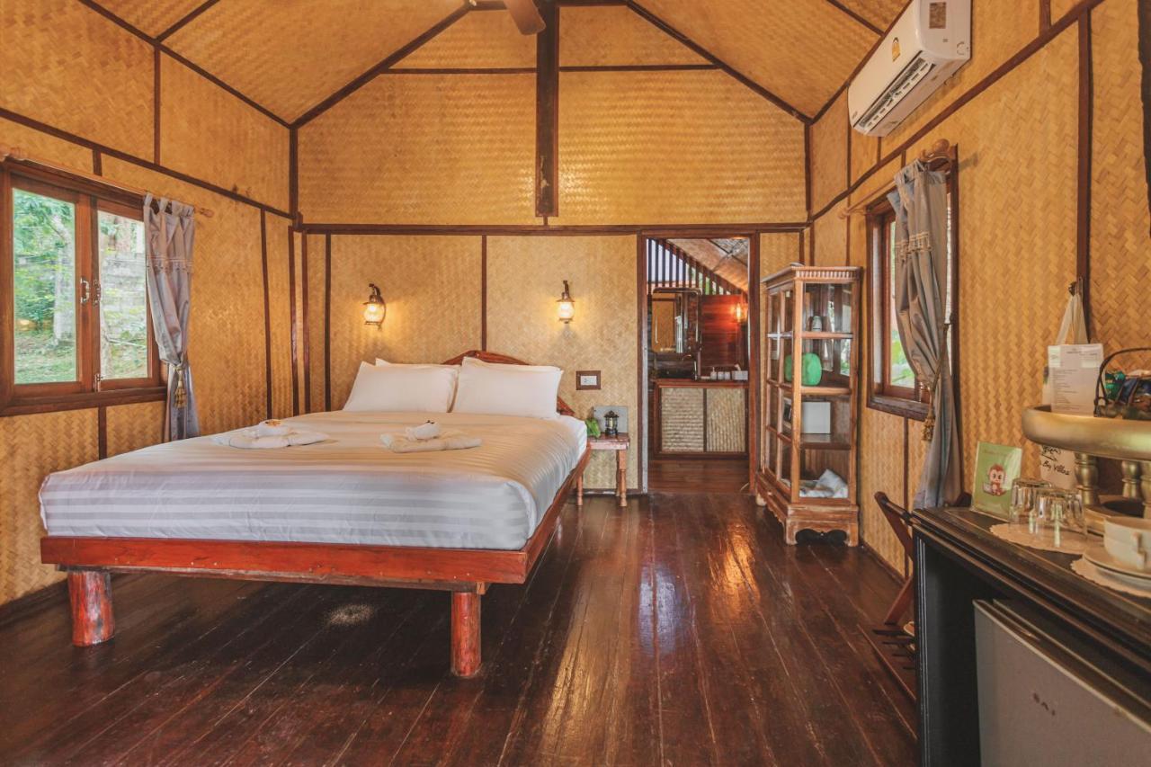Banyan Bay Villas Homestay Koh Jum