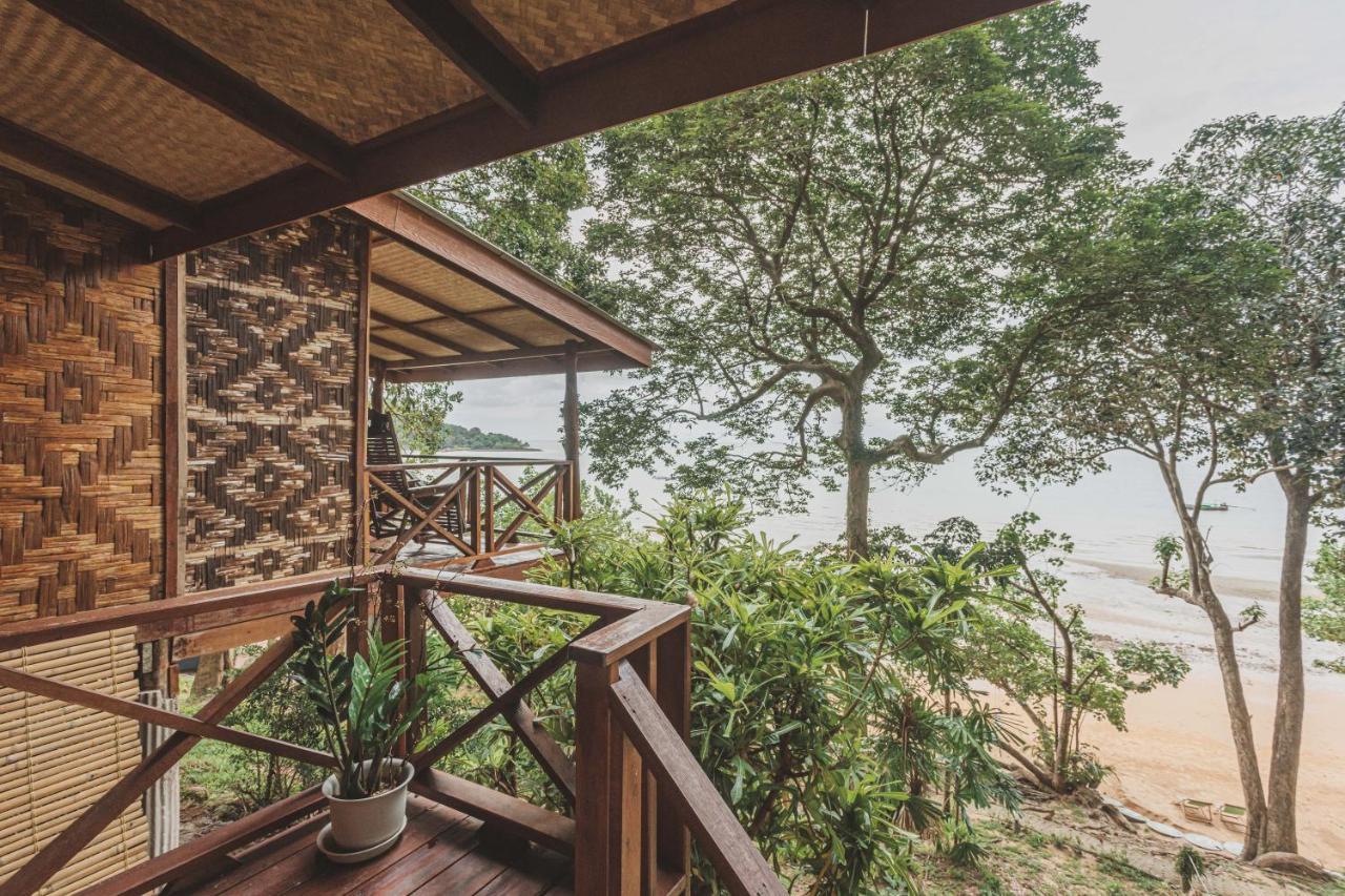 Banyan Bay Villas Homestay Koh Jum
