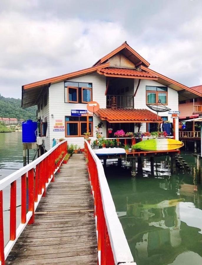 Guest house Koi Seahouse *