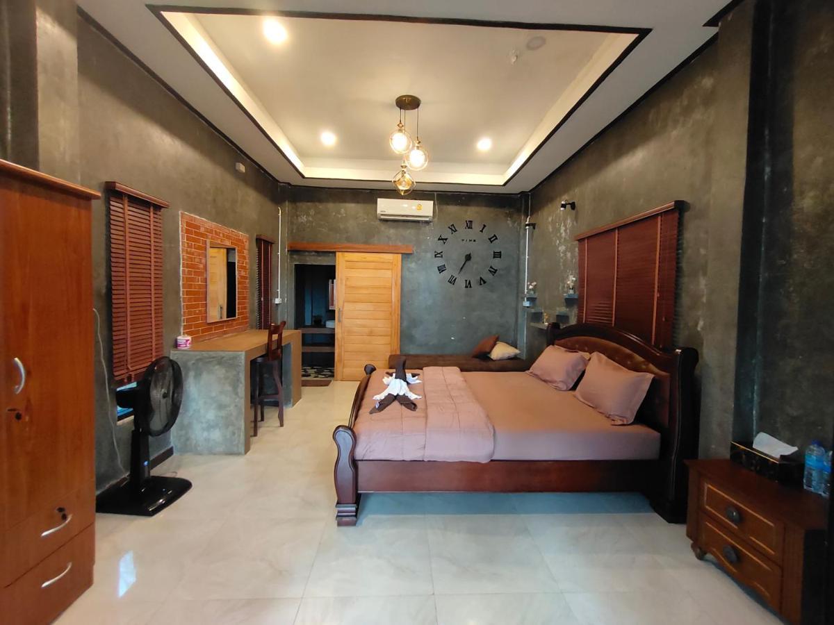 Phayam Coconut Resort 2*