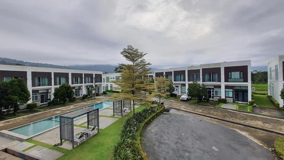 The Midst By The M - Tmd4 * Nakhon Nayok