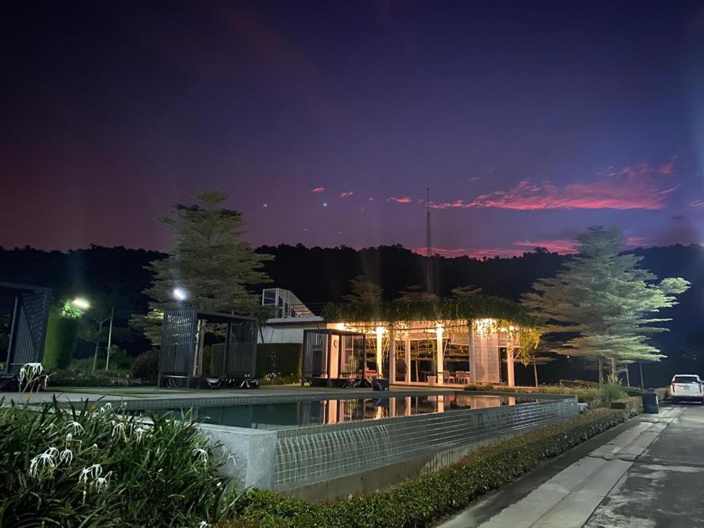 The Midst By The M - Tmd4 * Nakhon Nayok