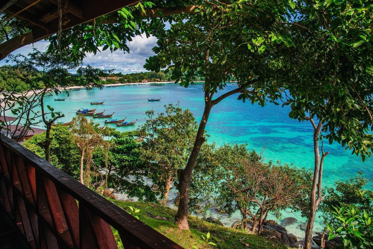 Daya Hill Seaview Resort *
