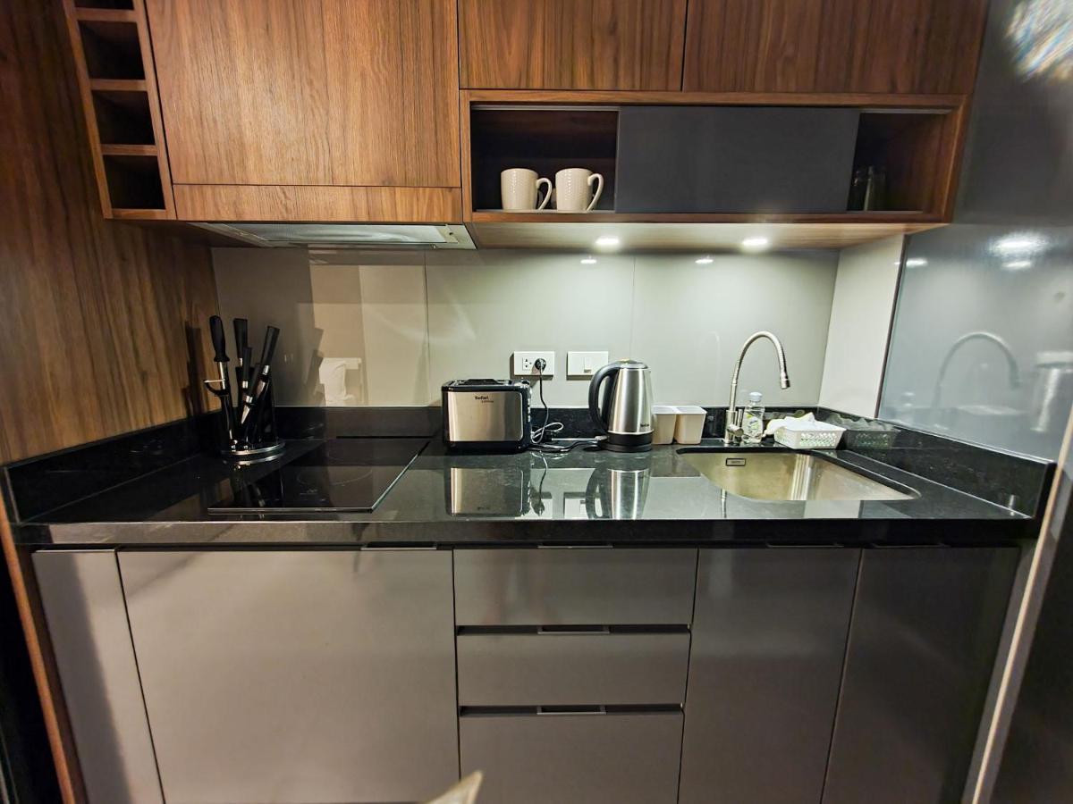 E263 Escape House Apartment