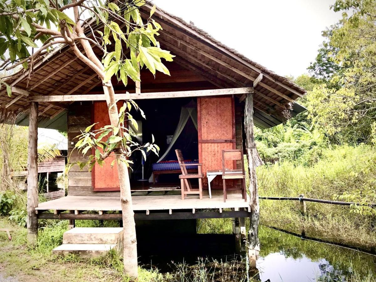 Frog Garden Hut Resort