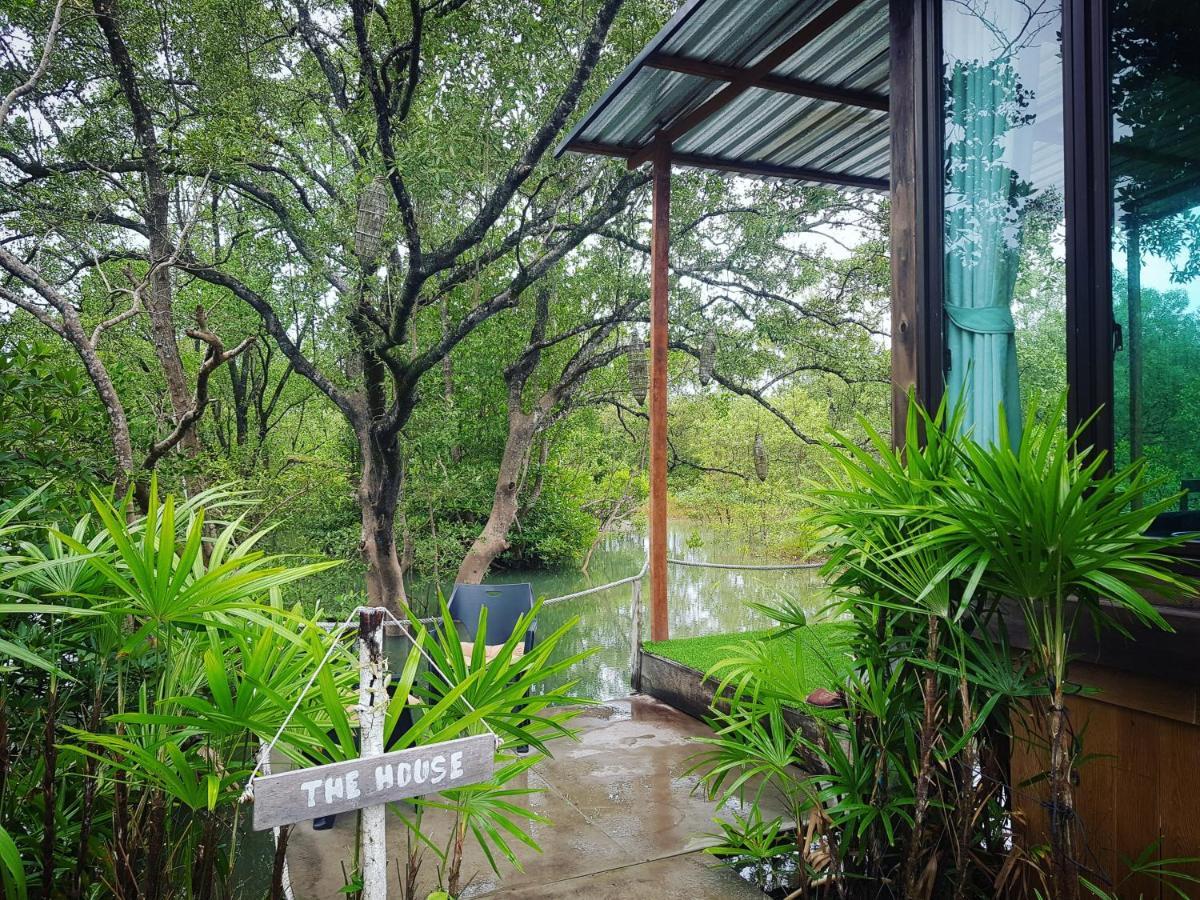Calm At Bangphat Resort