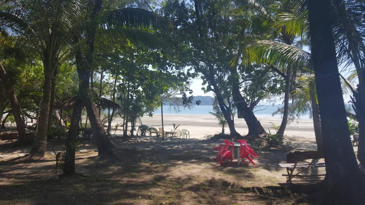 Baan Suan Kayoo 1 Long Aow Yai * Koh Phayam