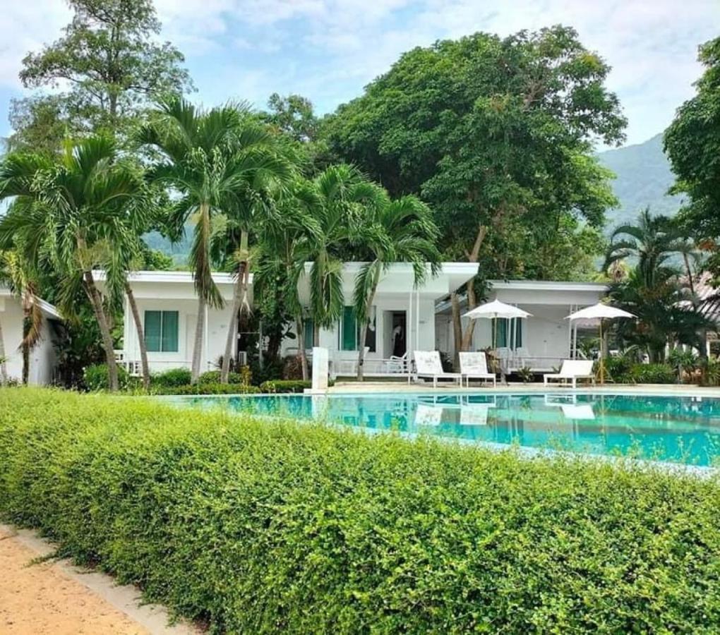 White House Bailan * Koh Chang
