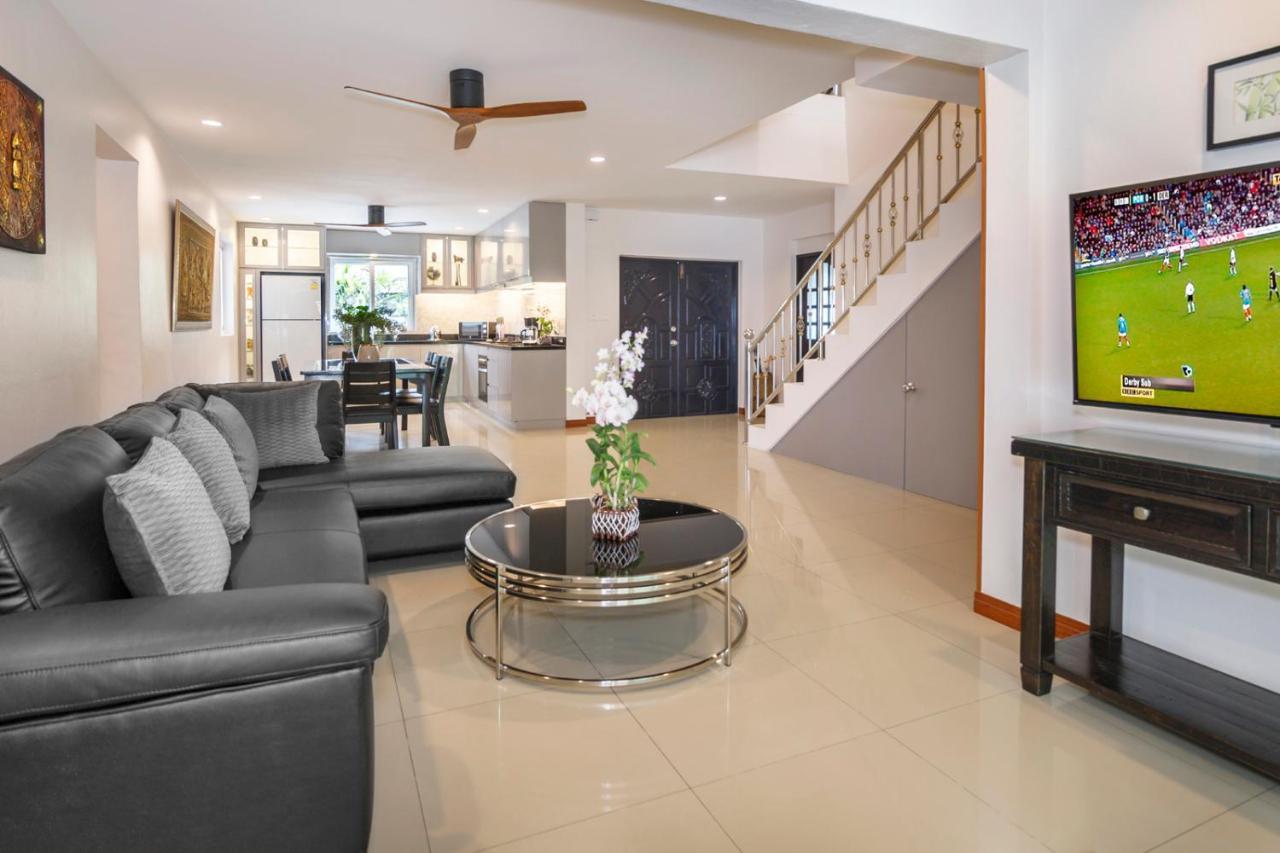 Villa Waree Minutes From Beach And City Pousada Pattaya