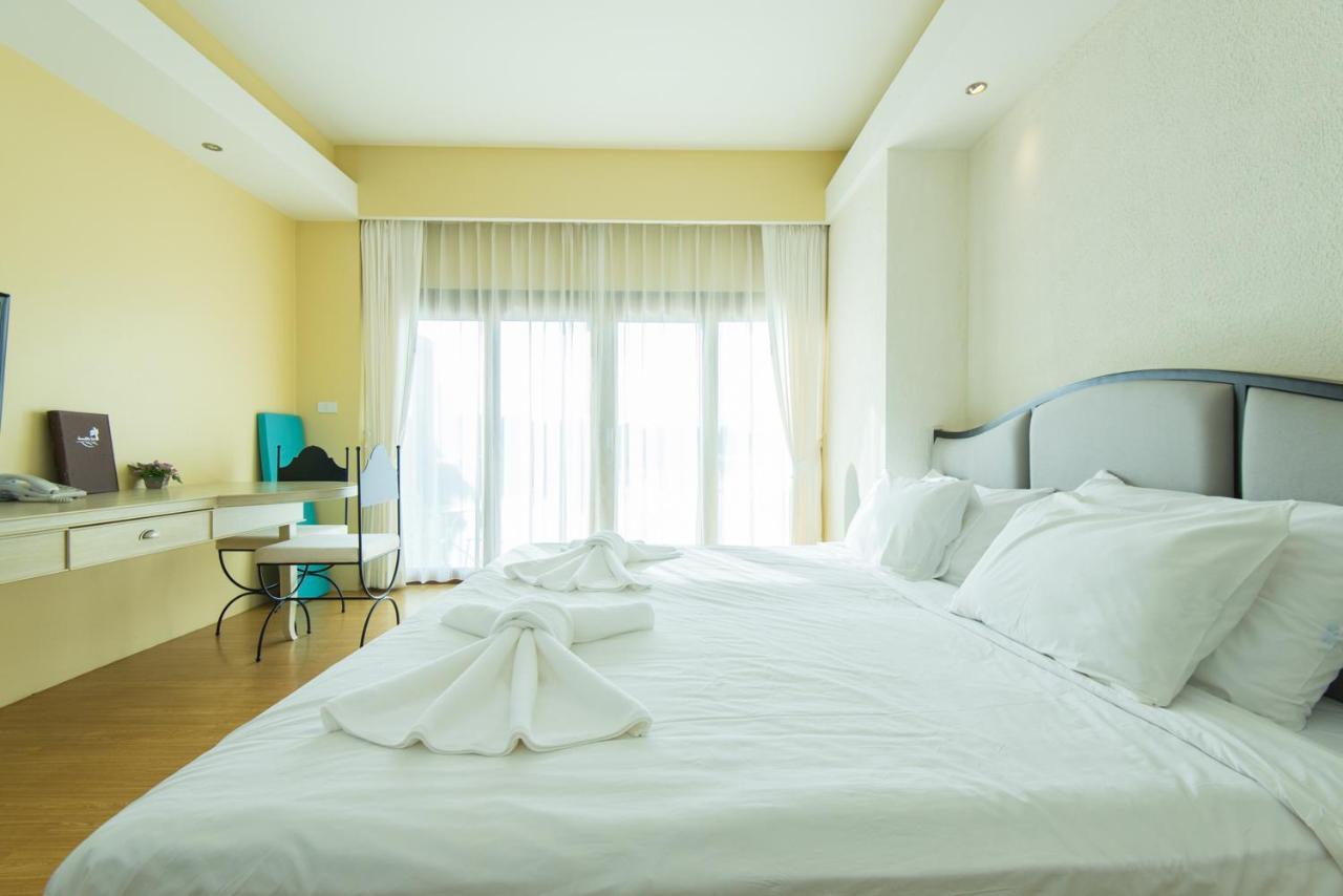 Baan Talay Cream Hotel
