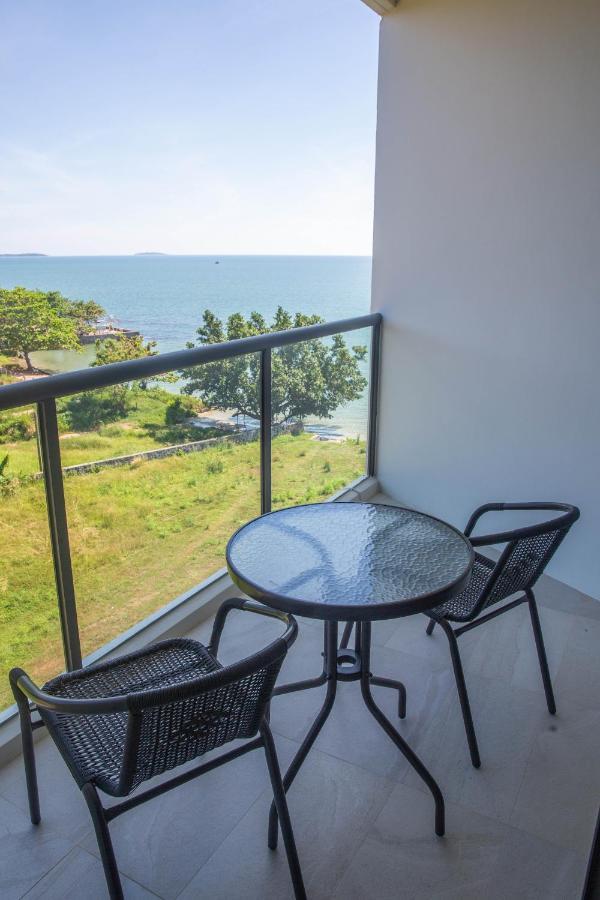 E263 Escape House Apartment *