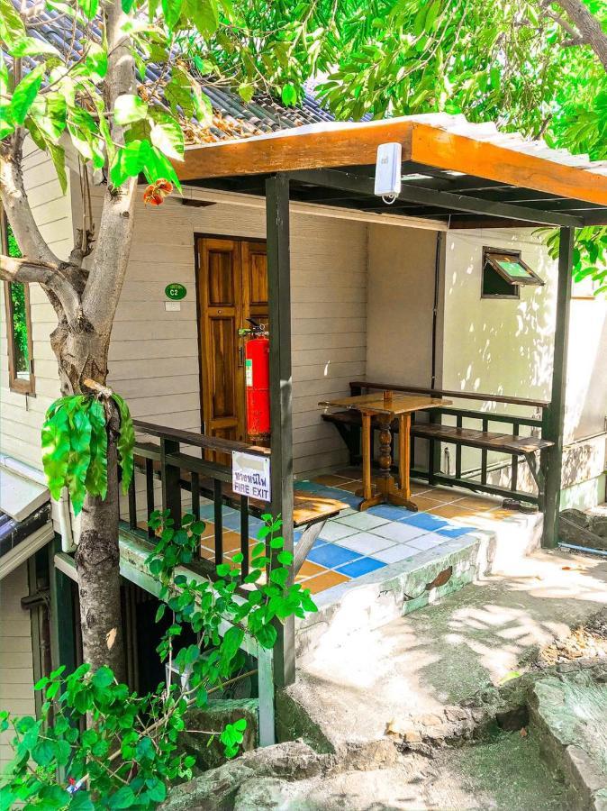 Chunut House Hostel Phi Phi Don