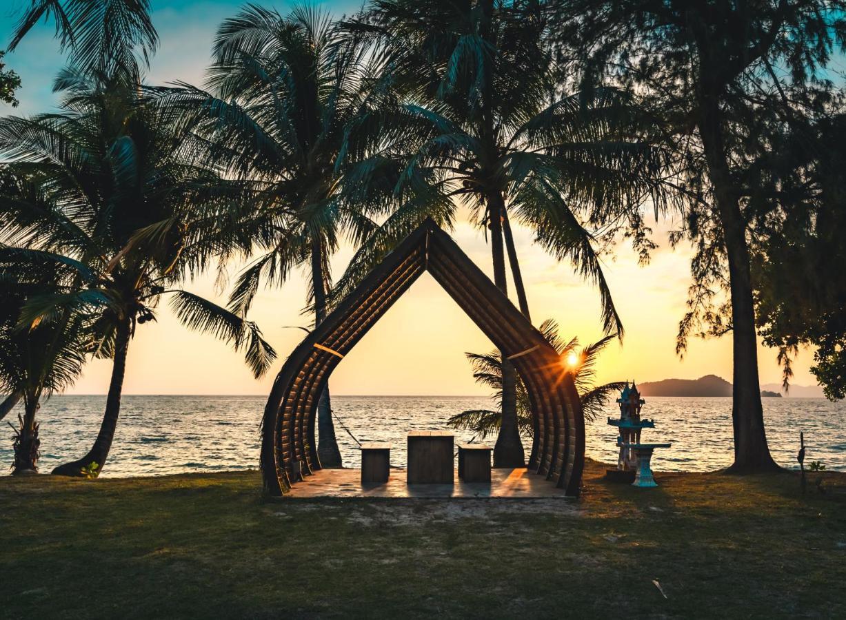 Lazy Day The 3* Koh Mak