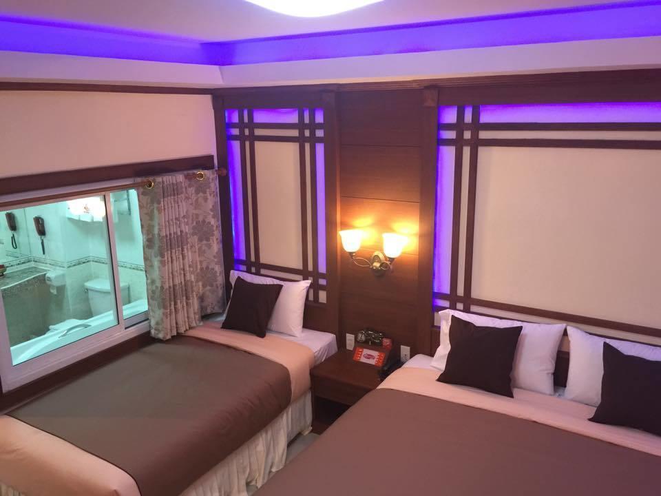 บ้านเกื้อ เดอะ ลิฟวิ่ง Hotel