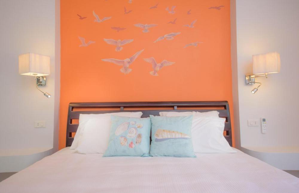 Resort Seashell Village Chao Lao Beach