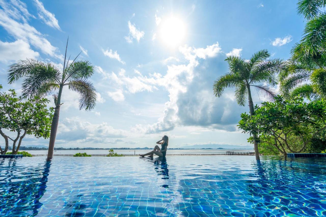 Resort Seashell Village Chao Lao Beach