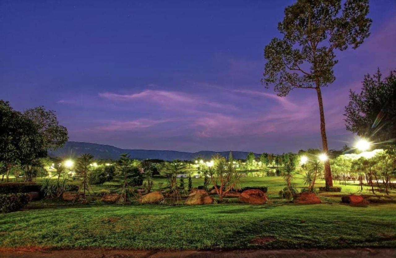 Hotel Ravin ราวินโฮม 3*