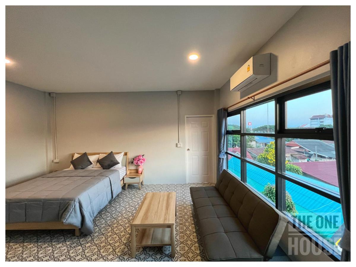 Guest house The One House 2*