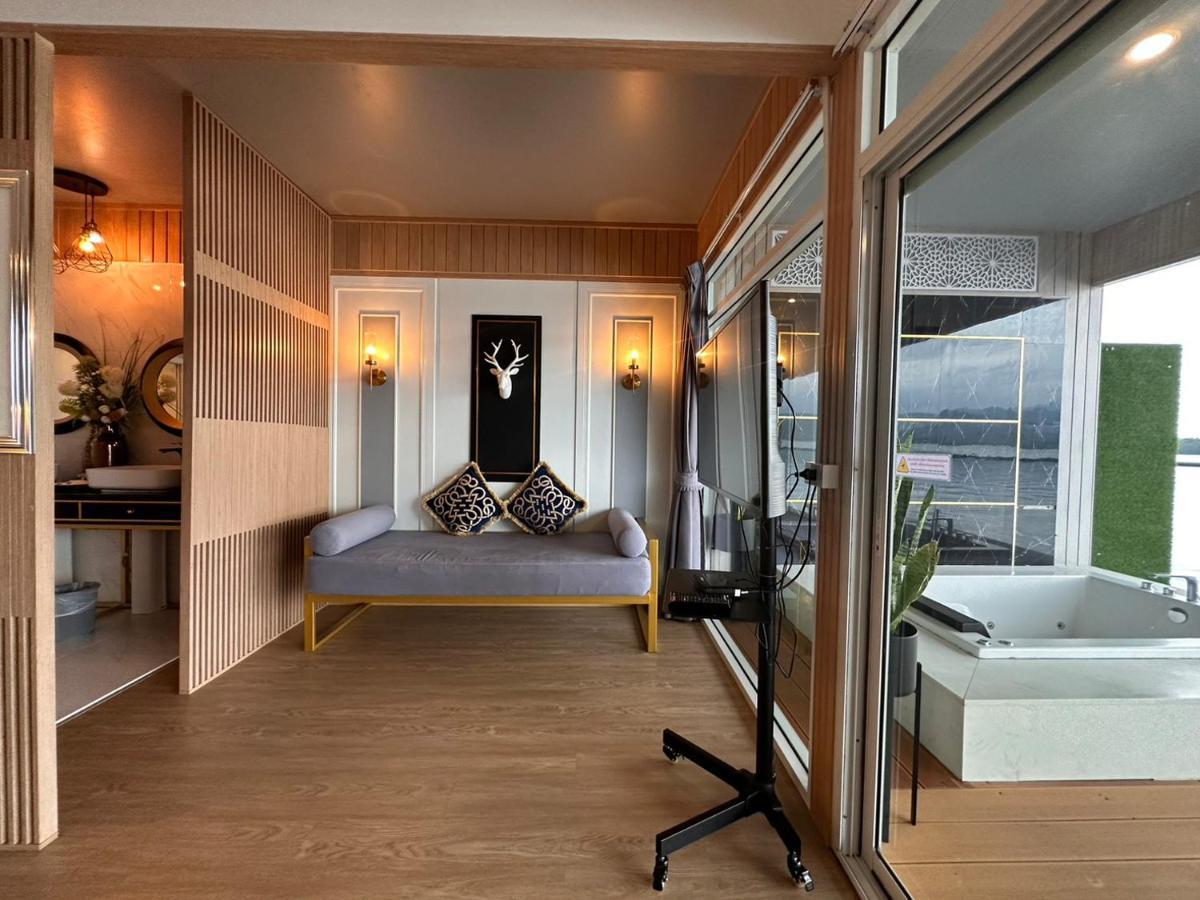 Resort Raya Buri Kanchanaburi 4*