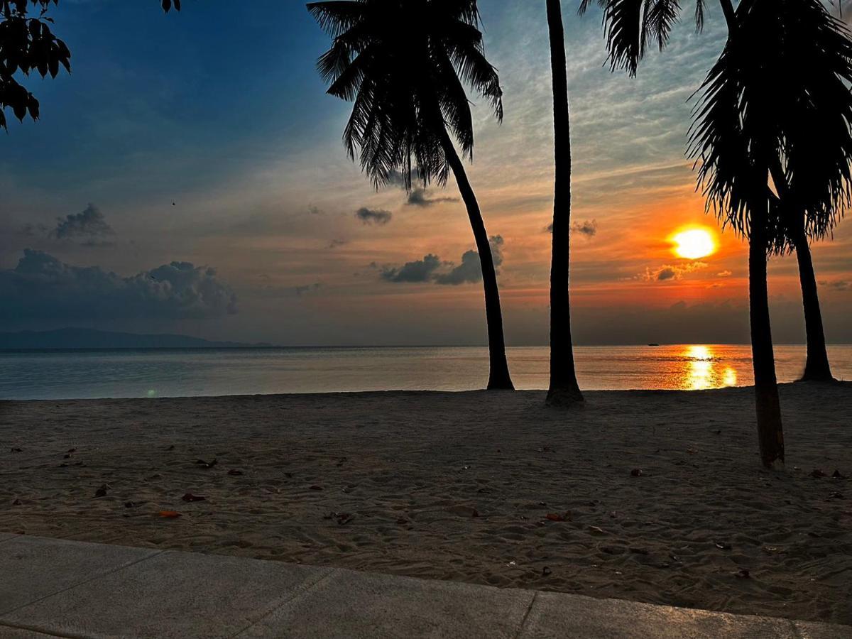 Resort Lime N Soda Beachfront