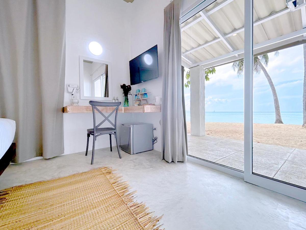 Resort Lime N Soda Beachfront 3*