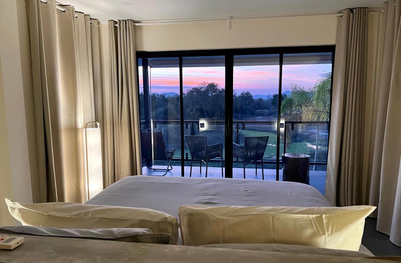 Resort I Phants